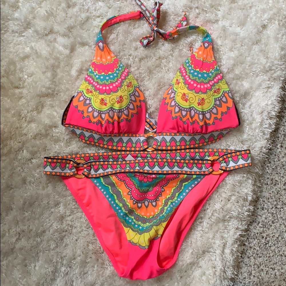 Victoria’s Secret bikini